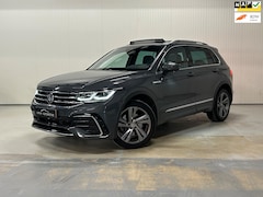 Volkswagen Tiguan - 2.0 TDI R-Line 4Motion DSG | 3x R-LINE | PANO | TREKHAAK | IQ LIGHTS