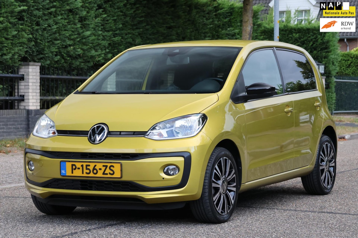 Volkswagen Up! - 1.0 Active | CARPLAY | CRUISE | CLIMA | STOELVERWARMING | ZEER MOOIE DEALER ONDERHOUDEN AU - AutoWereld.nl