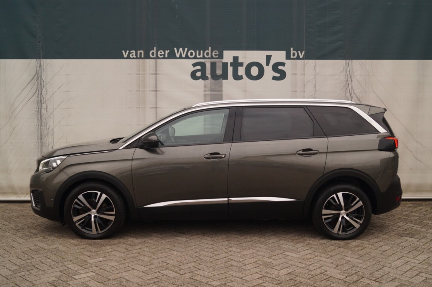 Peugeot 5008 - 1.5 BlueHDi 130pk Executive -LEER-NAVI-ECC-PDC- - AutoWereld.nl