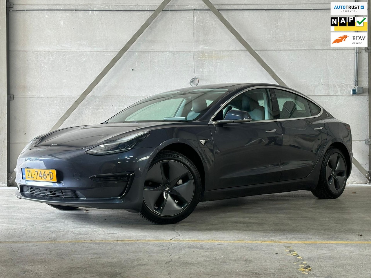 Tesla Model 3 - Standard RWD Plus 60 kWh Autopilot 2.5 - AutoWereld.nl