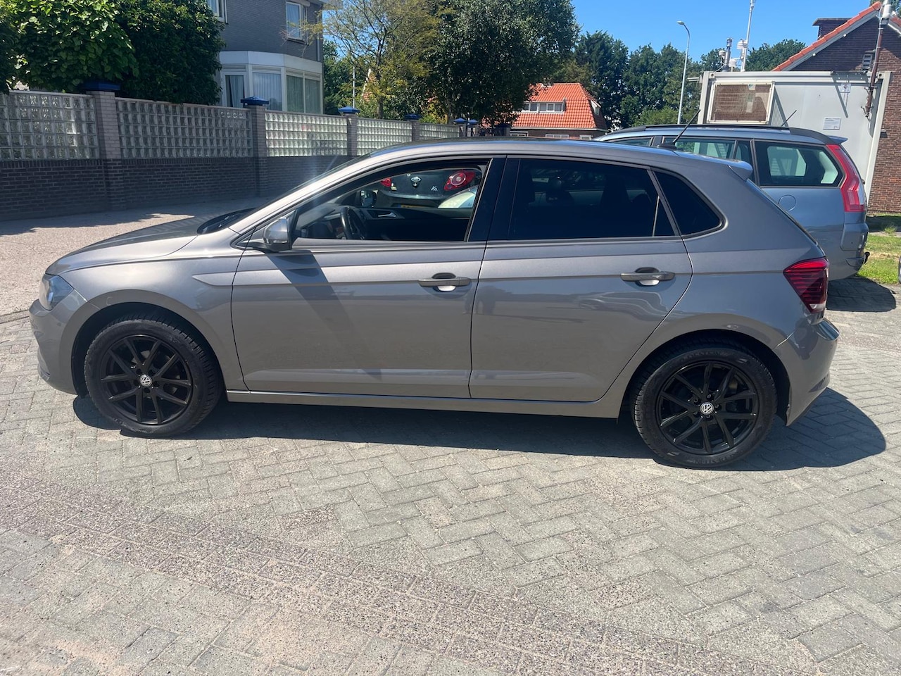 Volkswagen Polo - 1.0 TSI Comfortline word nog mee gereden dus loopt iets op nieuwe apk schijven en blokken - AutoWereld.nl