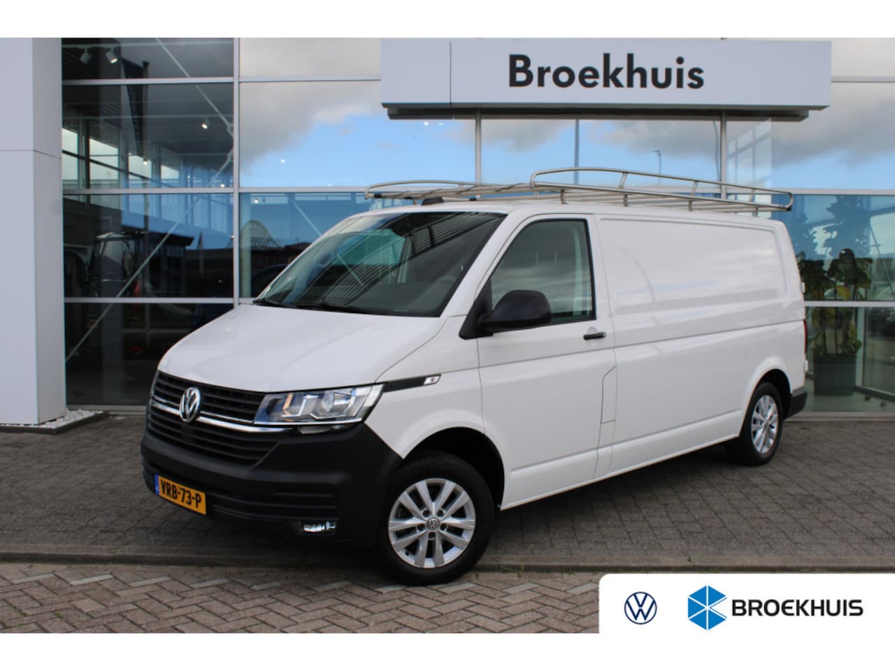 Volkswagen Transporter - 2.0 TDI L2H1 28 Comfortline | 110PK | Airco | Betimmering | Imperiaal | Camera | Trekhaak - AutoWereld.nl