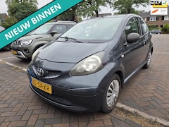 Toyota Aygo - 1.0-12V Ambiance LEUKE AUTO RIJDT EN SCHAKELT GOED