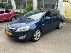 Opel Astra - 1.4 Turbo Edition/ Lage KM/ Airco/ Cruise control/ Parkeersensoren