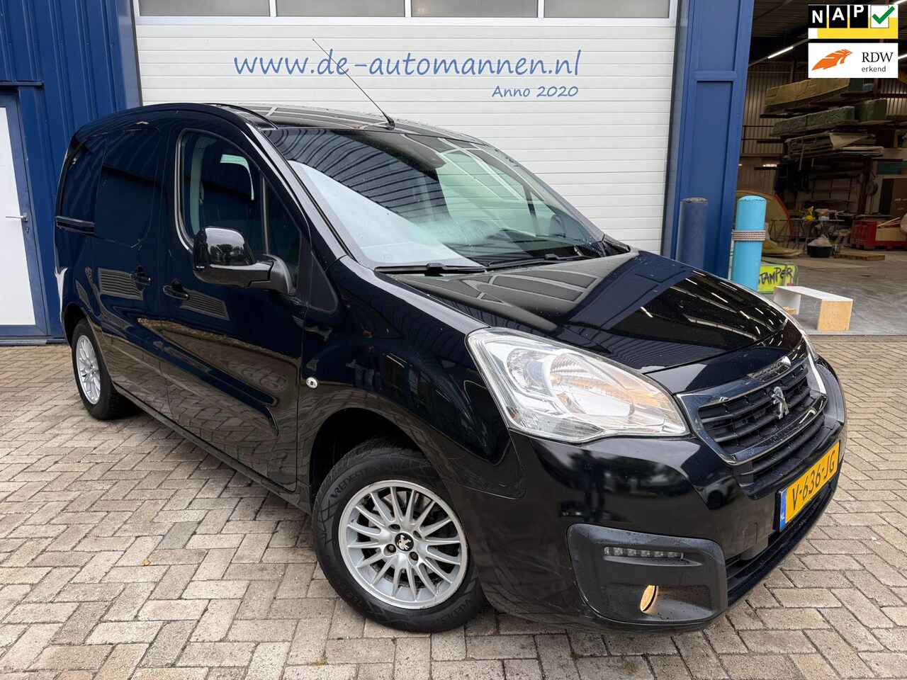 Peugeot Partner - 120 1.6 BlueHDi 100pk AUTOMAAT / AIRCO / 3p / TREKH / BTW / APK 07-26 - AutoWereld.nl