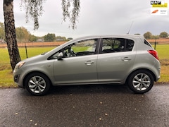 Opel Corsa - 1.2-16V Design Edition Navigatie & Airco & Cruise controle