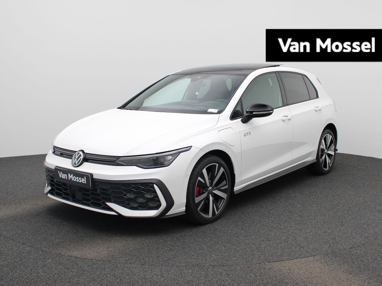 Volkswagen Golf - 1.5 eHybrid GTE 272 PK | Automaat | Plug-In | Panoramaschuif-Kanteldak | Digitale Cockpit - AutoWereld.nl