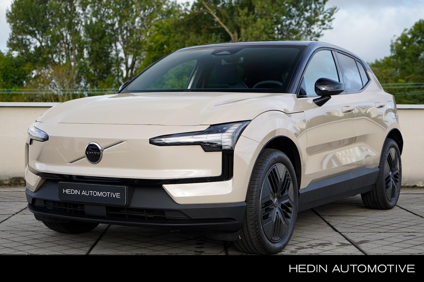 Volvo EX30 - Single Motor Extended Range Plus 69 kWh Harman/Kardon | Verwarmbare Voorstoelen + Stuurwie - AutoWereld.nl