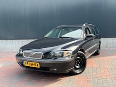 Volvo V70 - 2.4 Black Sapphire Edition II * Climate * Trekhaak * Goed Onderhouden