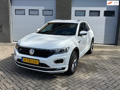 Volkswagen T-Roc - 1.5 TSI Sport R-LINE/NAVI/VIRTUAL/CAMERA/CRUISE