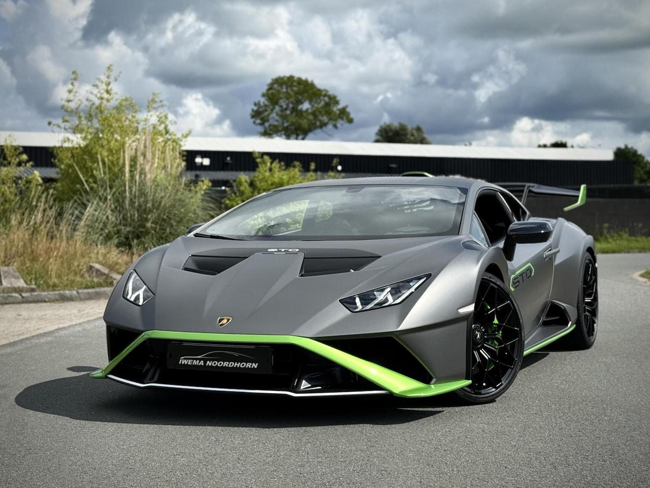 Lamborghini Huracán STO - 5.2 V10 LIFT|Carbon|AD PERSONAM|60th AN|VAT/BTW|GARANTIE 05-2026 - AutoWereld.nl