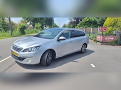 Peugeot 308 SW - 1.2 PureTech Style LETOP auto gebruik olie