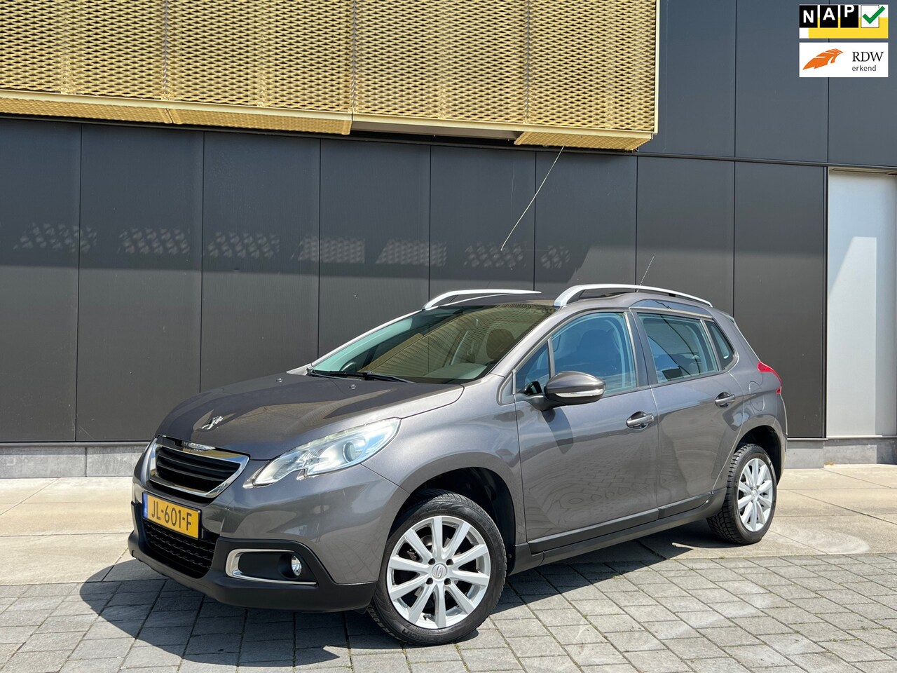 Peugeot 2008 - 1.2 VTi Active|Nwe apk|Dealer ondr|Navi|Climate Control|Cruise|Parkeersens. - AutoWereld.nl