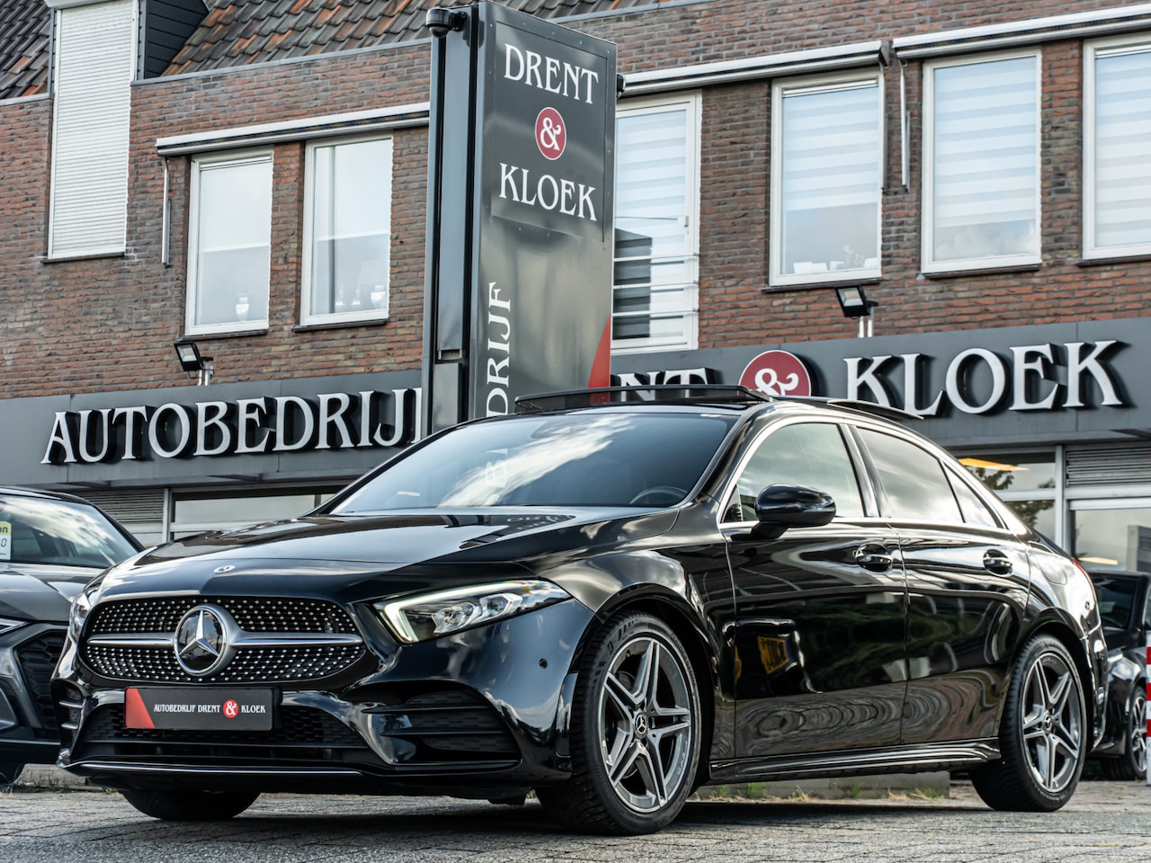 Mercedes-Benz A-klasse - 180 Business Solution AMG PANO CAMERA HIGH PERF LED WIDESCREEN - AutoWereld.nl