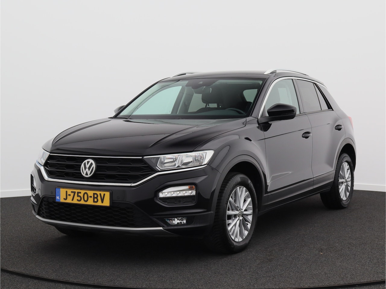 Volkswagen T-Roc - 1.5 TSI Style Business/ lage km/ zeer mooi! - AutoWereld.nl