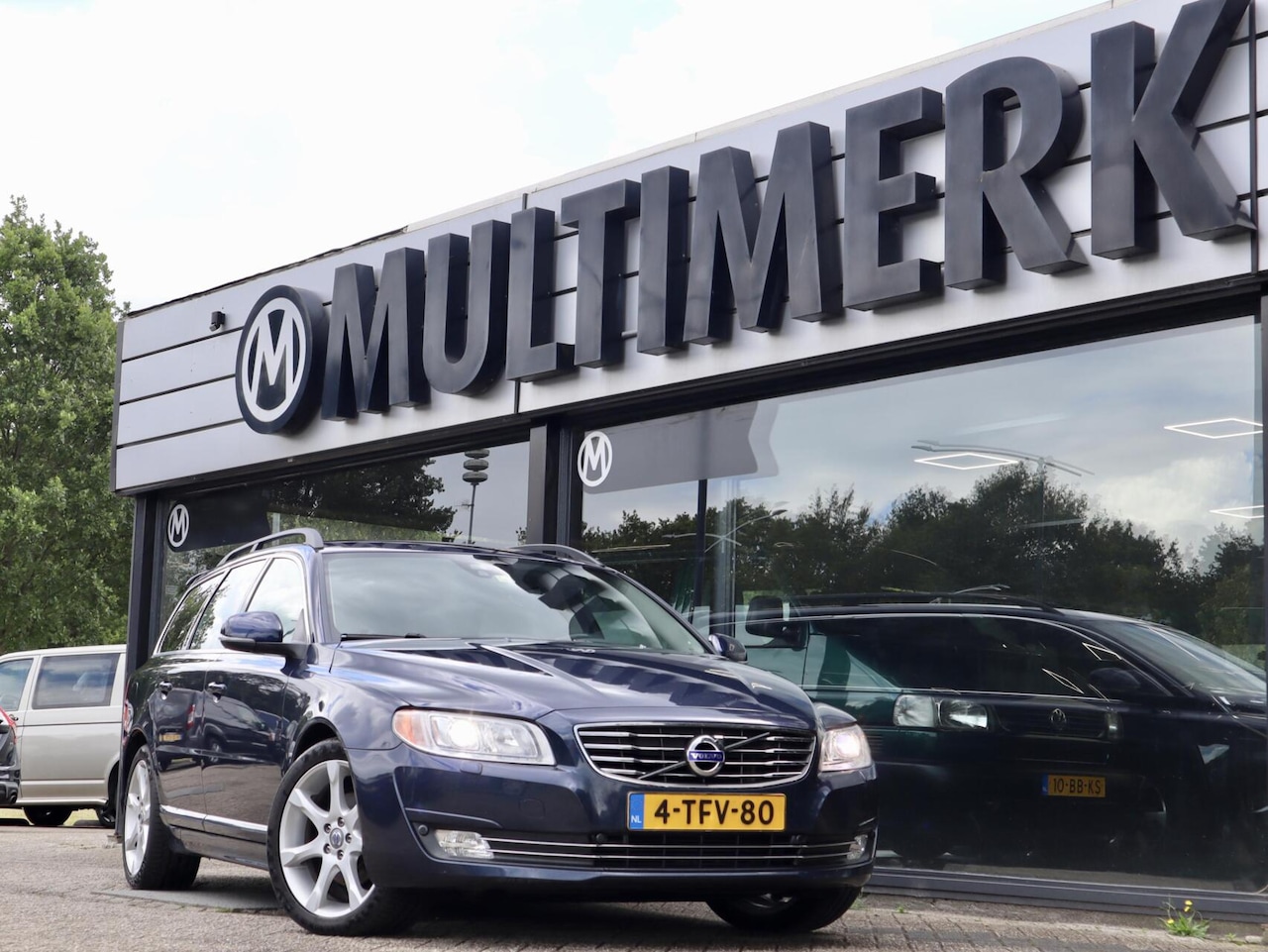 Volvo V70 - D2 Nordic+ Automaat, Leder, dakspoiler, trekhaak - AutoWereld.nl
