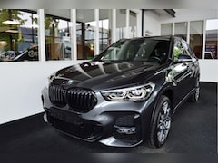 BMW X1 - sDrive20i M-Sportedition | Panorama | Trekhaak