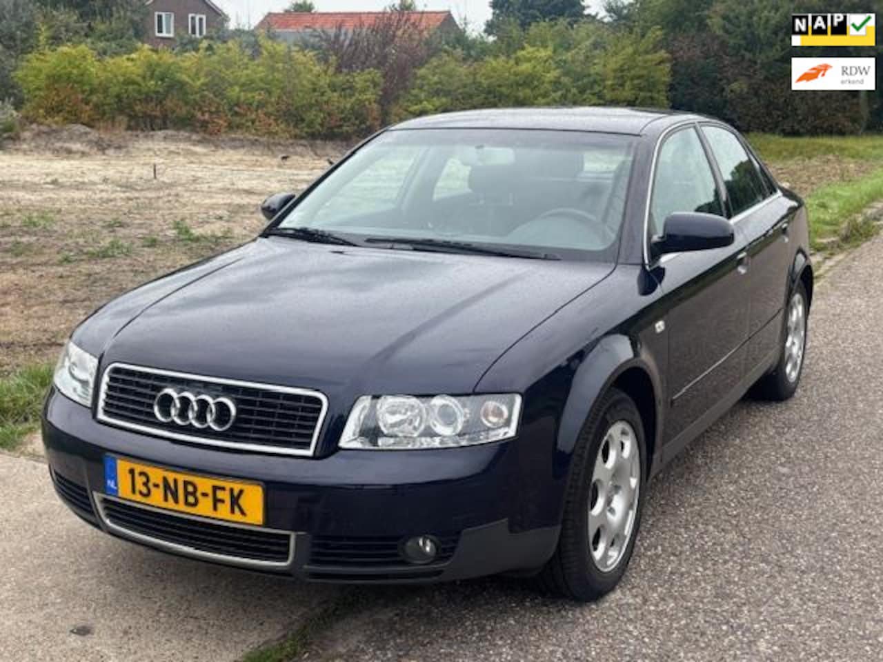 Audi A4 Limousine - 2.4 Automaat ECC Audio/Bluetooth TCS EDS LMV 16" ABS ESP Cruisecontrol Trekhaak 155762 km' - AutoWereld.nl