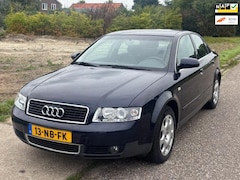 Audi A4 Limousine - 2.4 Automaat ECC Audio/Bluetooth TCS EDS LMV 16" ABS ESP Cruisecontrol Trekhaak 155762 km'