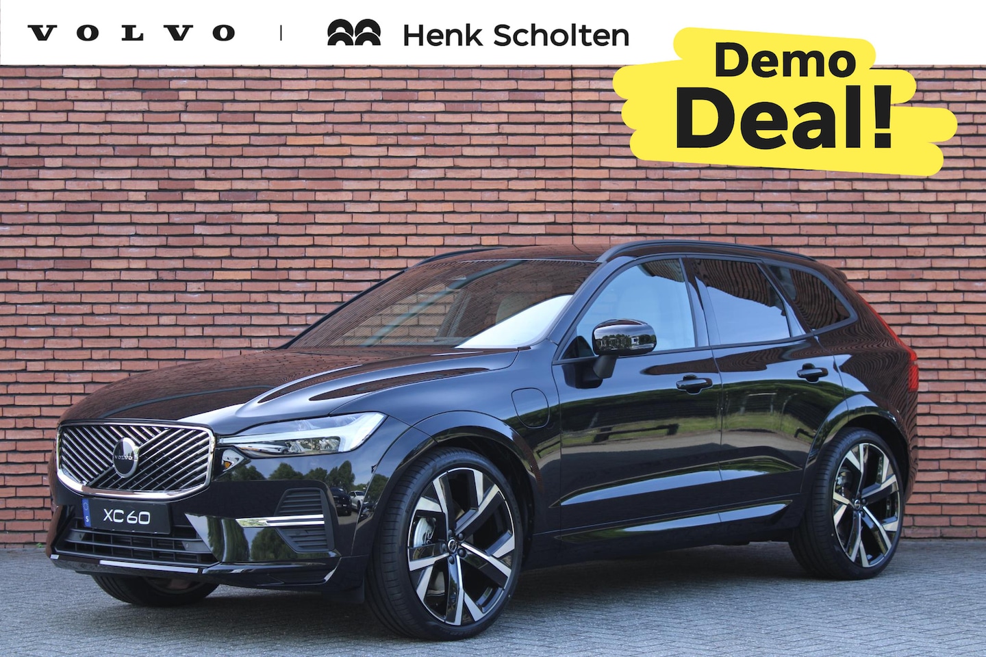 Volvo XC60 - T6 Plug-in hybrid AWD Essential | 22'' Lichtmetalen Velgen | Sportonderstel | Parkeercamer - AutoWereld.nl
