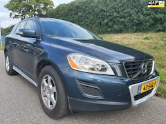 Volvo XC60 - 2.0 D3 Momentum - Automaat - Navi - Clima - Trekhaak