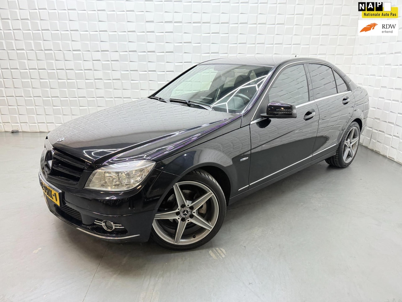 Mercedes-Benz C-klasse - 180 CGI BlueEFFICIENCY Avantgarde AMG - AutoWereld.nl