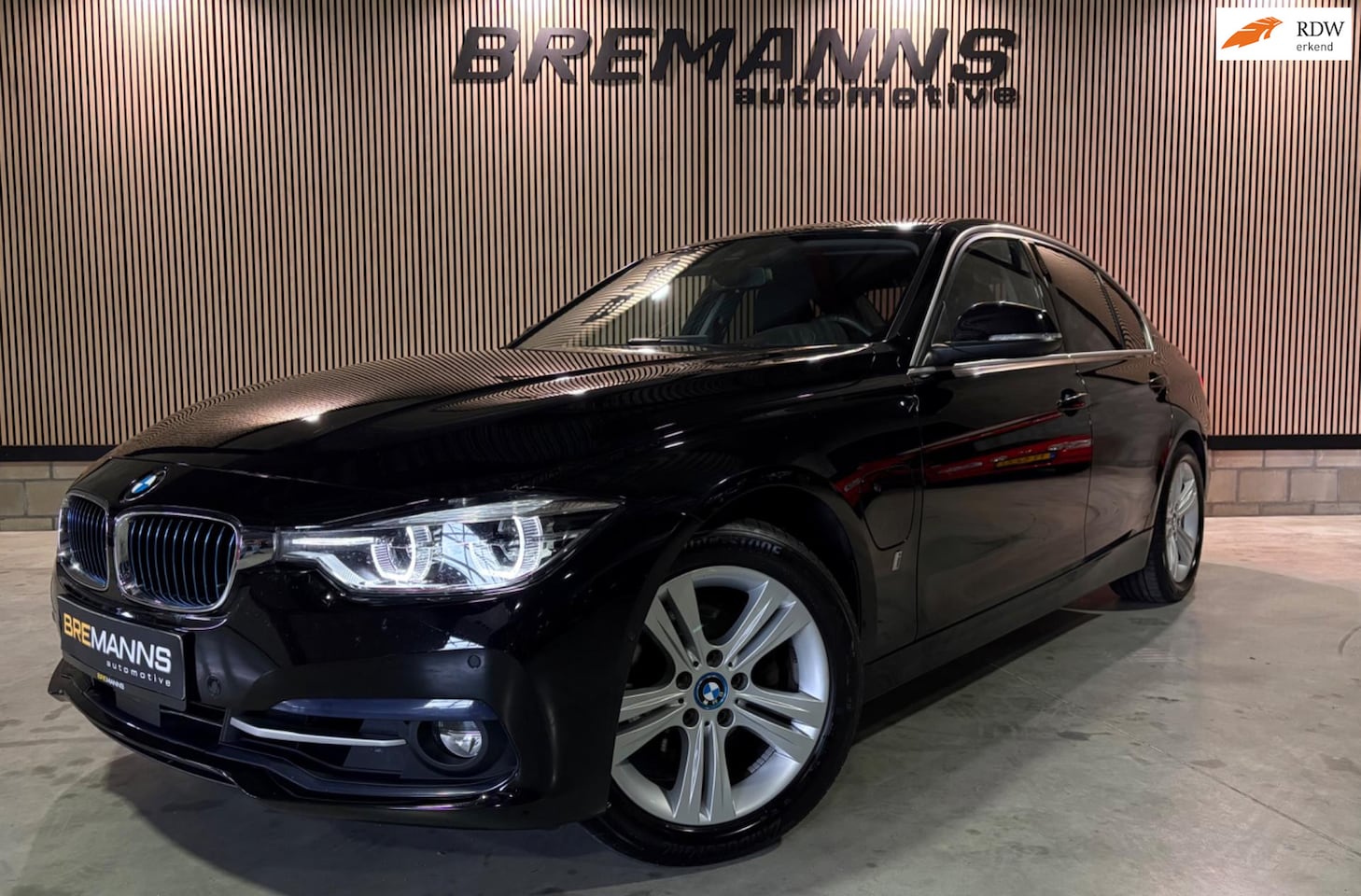 BMW 3-serie - 330e Automaat, 360 Camera, Navi - AutoWereld.nl