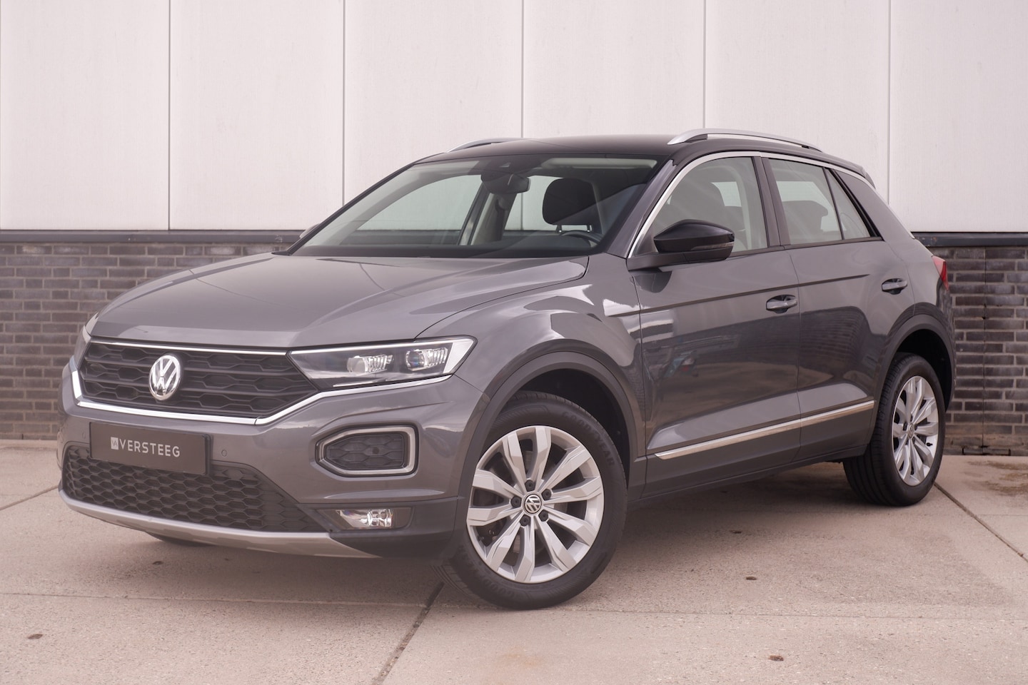 Volkswagen T-Roc - 1.5 TSI Sport LED | Trekhaak | Carplay | Camera | Navi | Virtual Cockpit | PDC - AutoWereld.nl