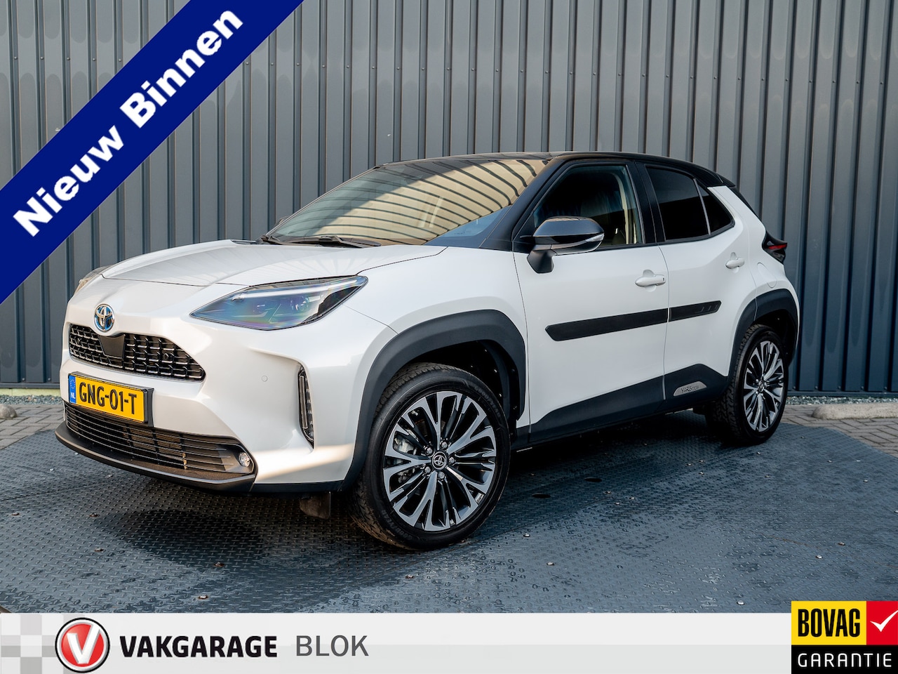 Toyota Yaris Cross - 1.5 Hybrid Executive Bi-Tone | Head Up | BSM | Camera | Navi | Stoelverw. | Keyless | Prij - AutoWereld.nl