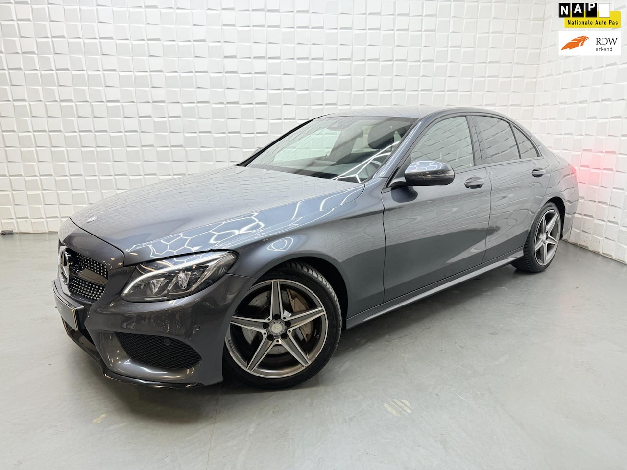 Mercedes-Benz C-klasse - 300 CDI HYBRID AMG NIGHT SFEER CAM - AutoWereld.nl