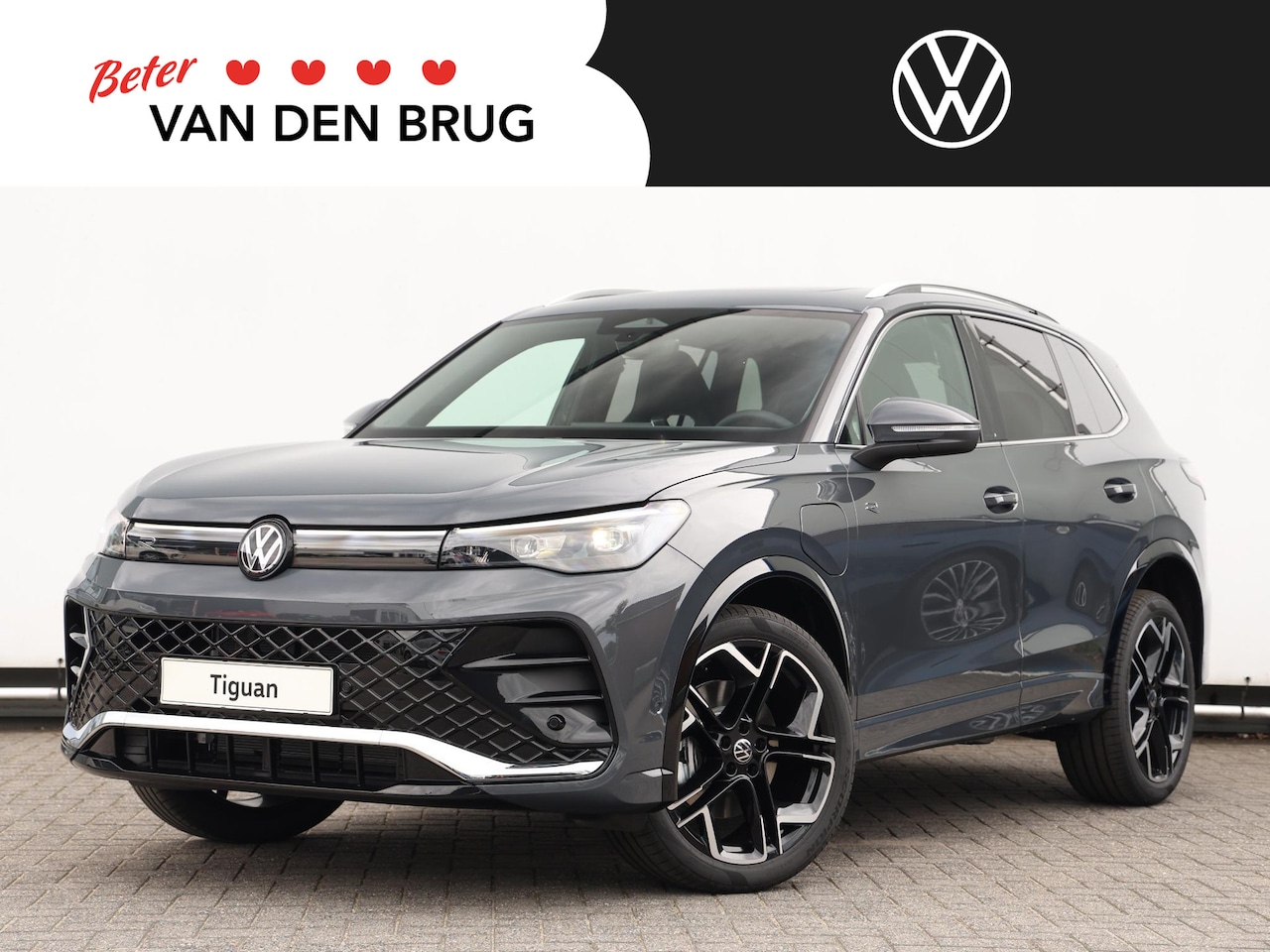 Volkswagen Tiguan - R-Line-Edition 1.5 eHybrid 150 kW / 204 pk SUV 6 v Trekhaak | Stoelverwarming | Panorama d - AutoWereld.nl