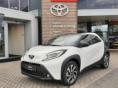 Toyota Aygo X - PULSE NIEUW DIRECT LEVERBAAR CLIMA BI-TONE GETINT GLAS APPLE / ANDROID 17'' LICHTMETAAL