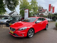 Volvo V40 - 1.6 T4 R-DESIGN 179PK / NAVI / CAMERA / TREKHAAK AFN. / PDC