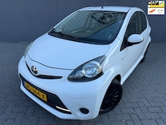 Toyota Aygo - 1.0 VVT-i Comfort Orange*NEW APK*NAP*AIRCO*ELKT-RAAM*NAVI