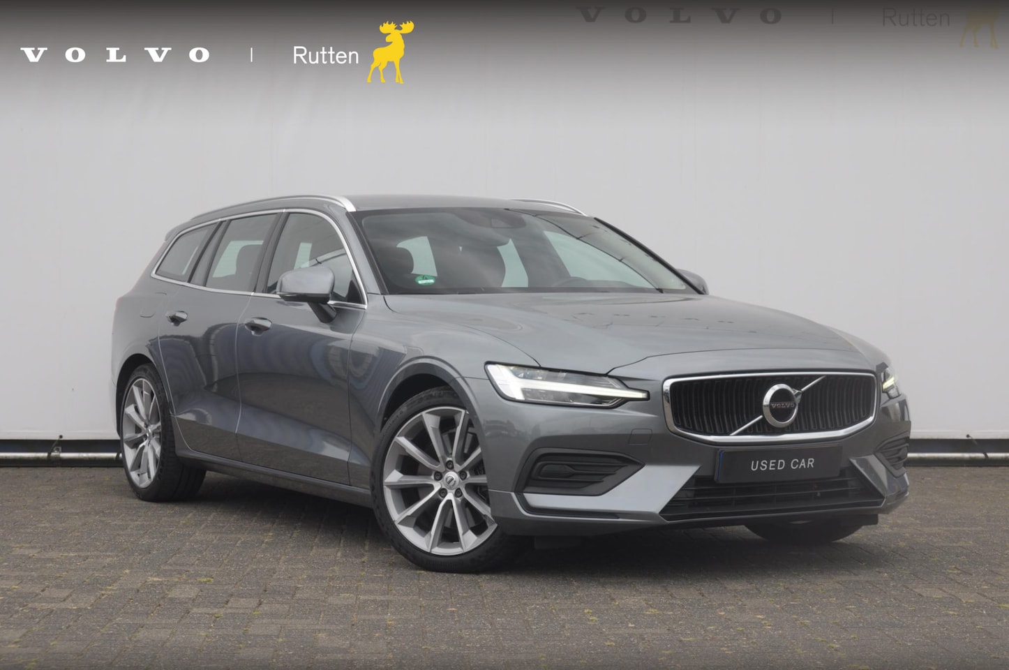 Volvo V60 - T5 250PK Automaat Momentum / Adaptieve cruise control / Trekhaak / BLIS / 19" velgen / Ele - AutoWereld.nl