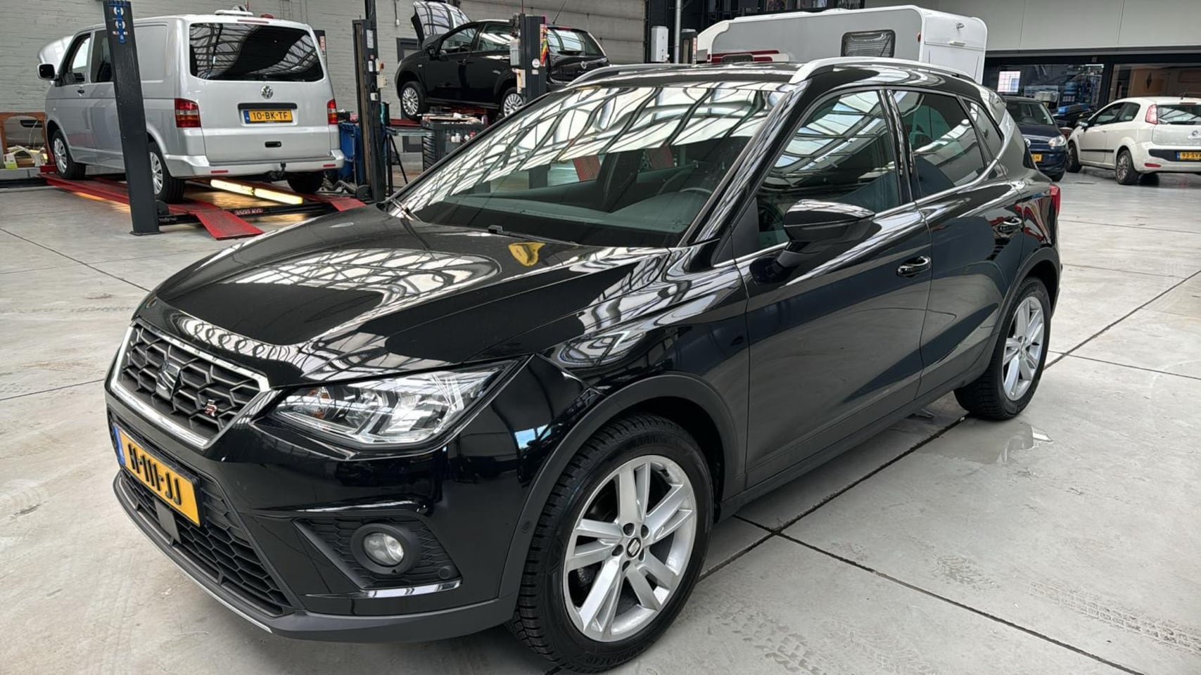 SEAT Arona - 1.5 TSI EVO FR Business Intense | 77.000KM | Airco | Trekhaak | Vol opties | Elek. Pakket - AutoWereld.nl
