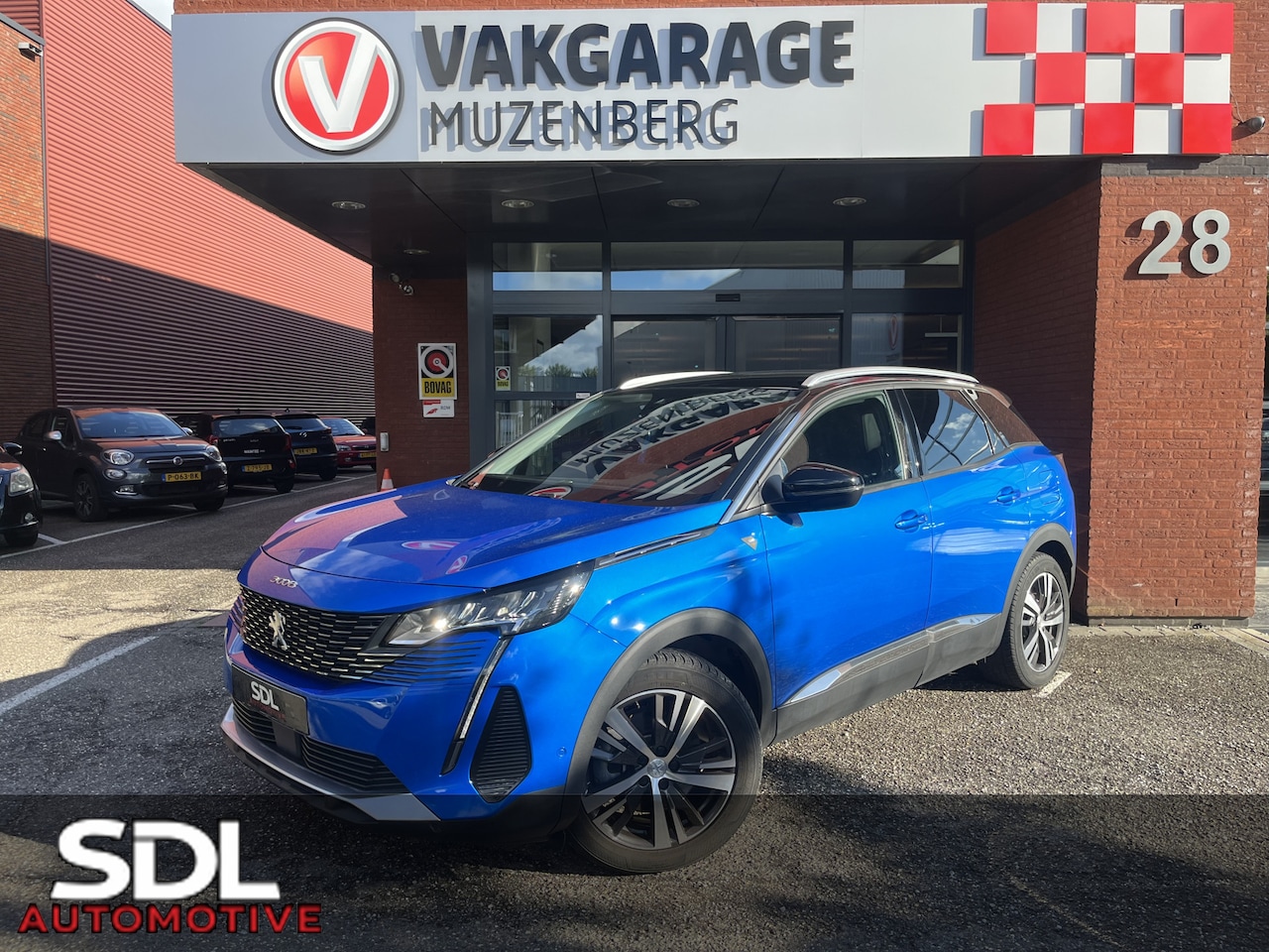 Peugeot 3008 - 1.6 HYbrid 225 Road Trip // LED // KEYLESS // DODEHOEK // HALF LEDER // CAMERA+SENSOREN // - AutoWereld.nl