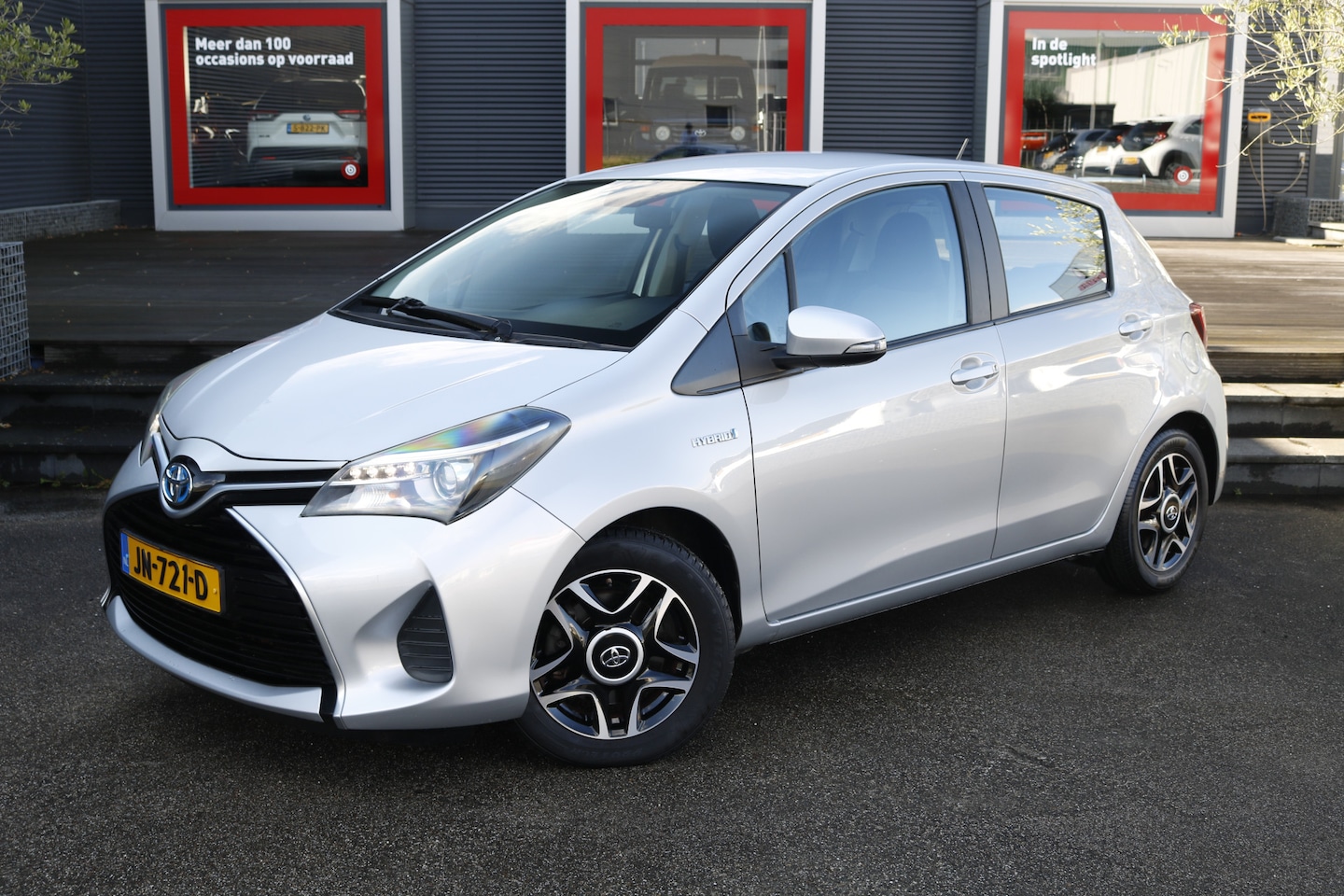 Toyota Yaris - 1.5 Hybrid Business Plus | LM-velgen | Achteruitrijcamera | - AutoWereld.nl