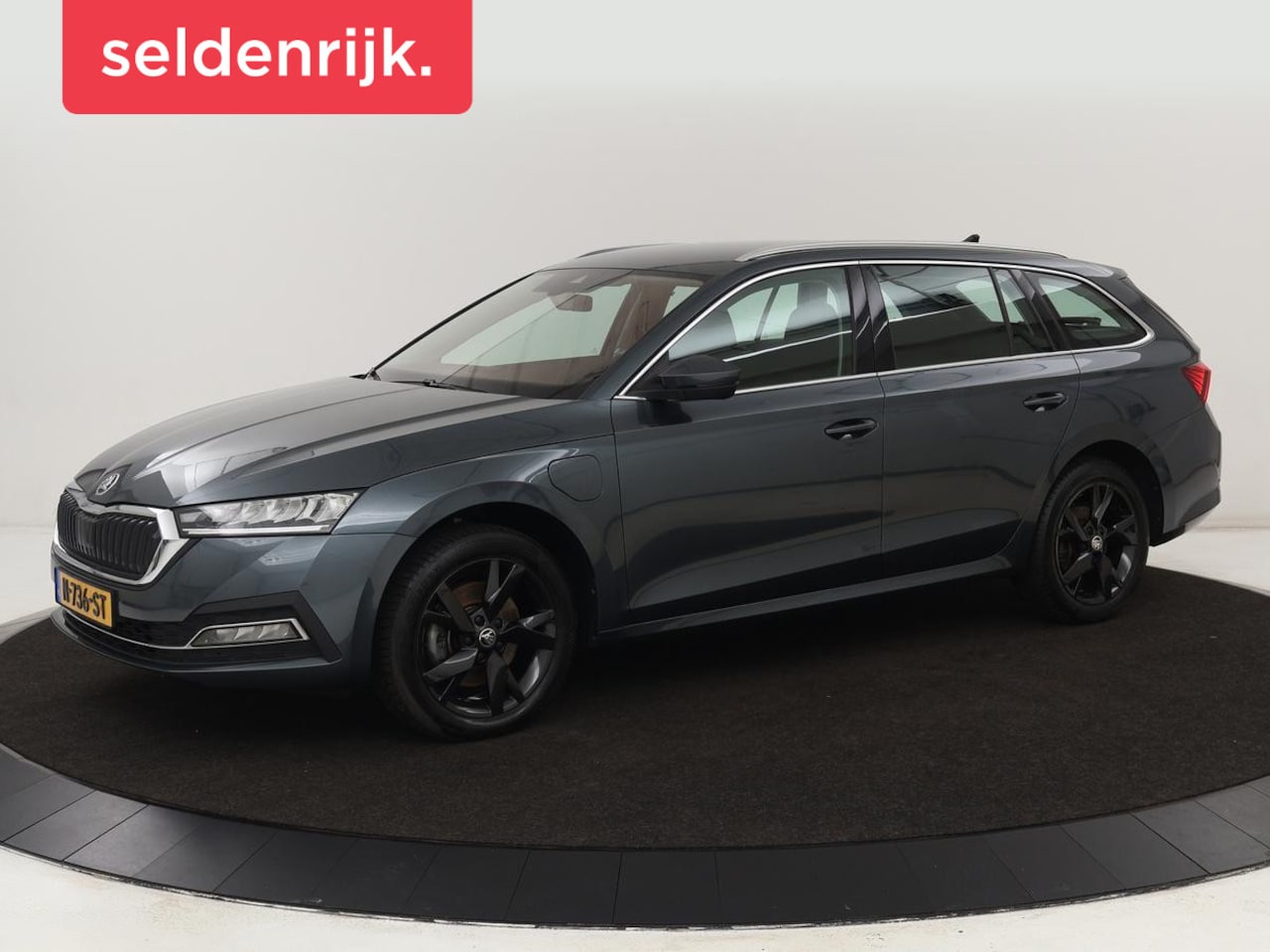 Skoda Octavia - 1.4 TSI iV PHEV Business Edition | Camera | Trekhaak | Sfeerverlichting | Carplay | Naviga - AutoWereld.nl