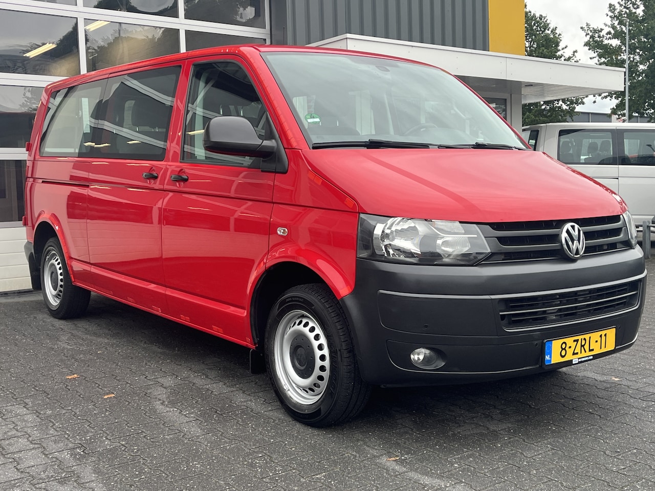 Volkswagen Transporter Kombi - 2.0 TDI DSG Automaat L2H1 BPM/ BTW vrij Airco Cruise control Trekhaak Navigatie Verlengde - AutoWereld.nl