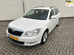 Skoda Octavia Combi - 1.2 TSI Ambition Business Line Navi , Cruise , Clima Controle en Trekhaak