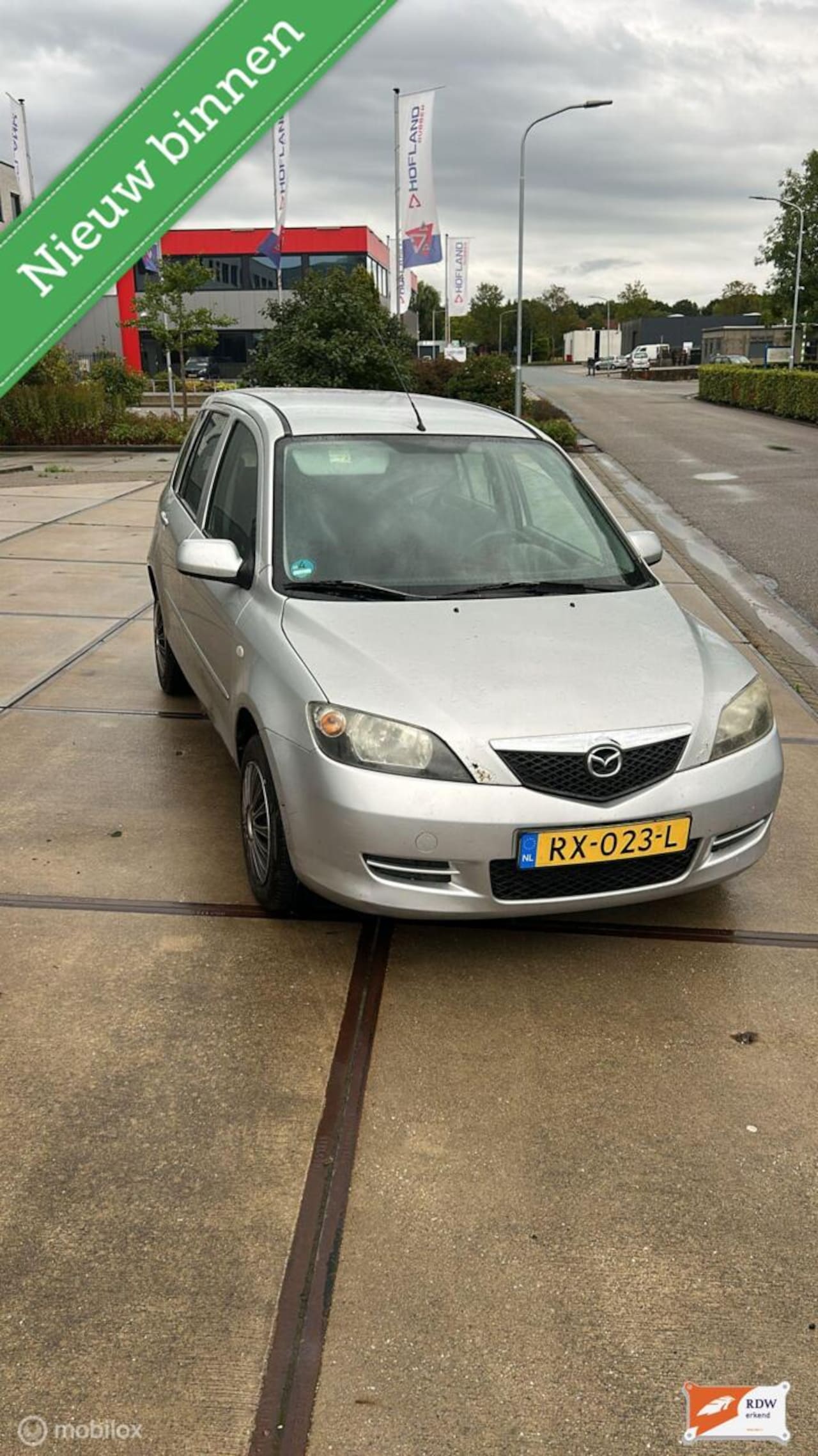 MAZDA 2