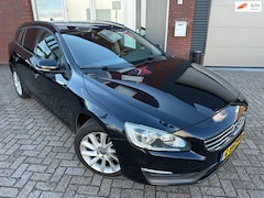 Volvo V60 - 1.6 D2 / Navi / PDC / Stoelverwarming