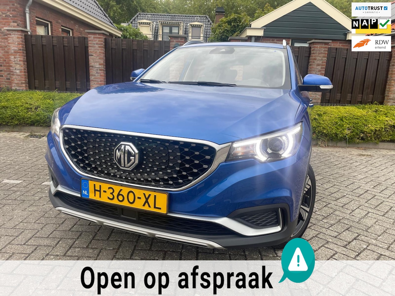 MG ZS - Luxury 45 kWh NAVI PANORAMADAK CRUISE CLIMA PDC LMV - AutoWereld.nl