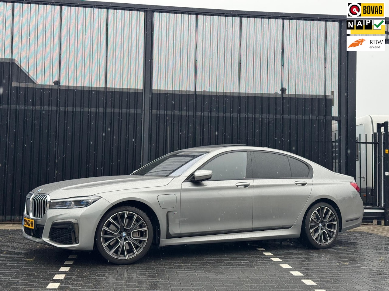 BMW 7-serie - 745e High Executive - NL AUTO - M PAKKET - SCHUIFDAK - NAPPA - ALCANTARA HEMEL - 20'' - AutoWereld.nl