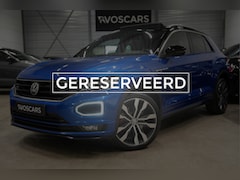 Volkswagen T-Roc - 2.0 TSI 4Motion 3x R-Line DSG * Pano - Virtual - Trekhaak - 19" - Camera - ACC - App