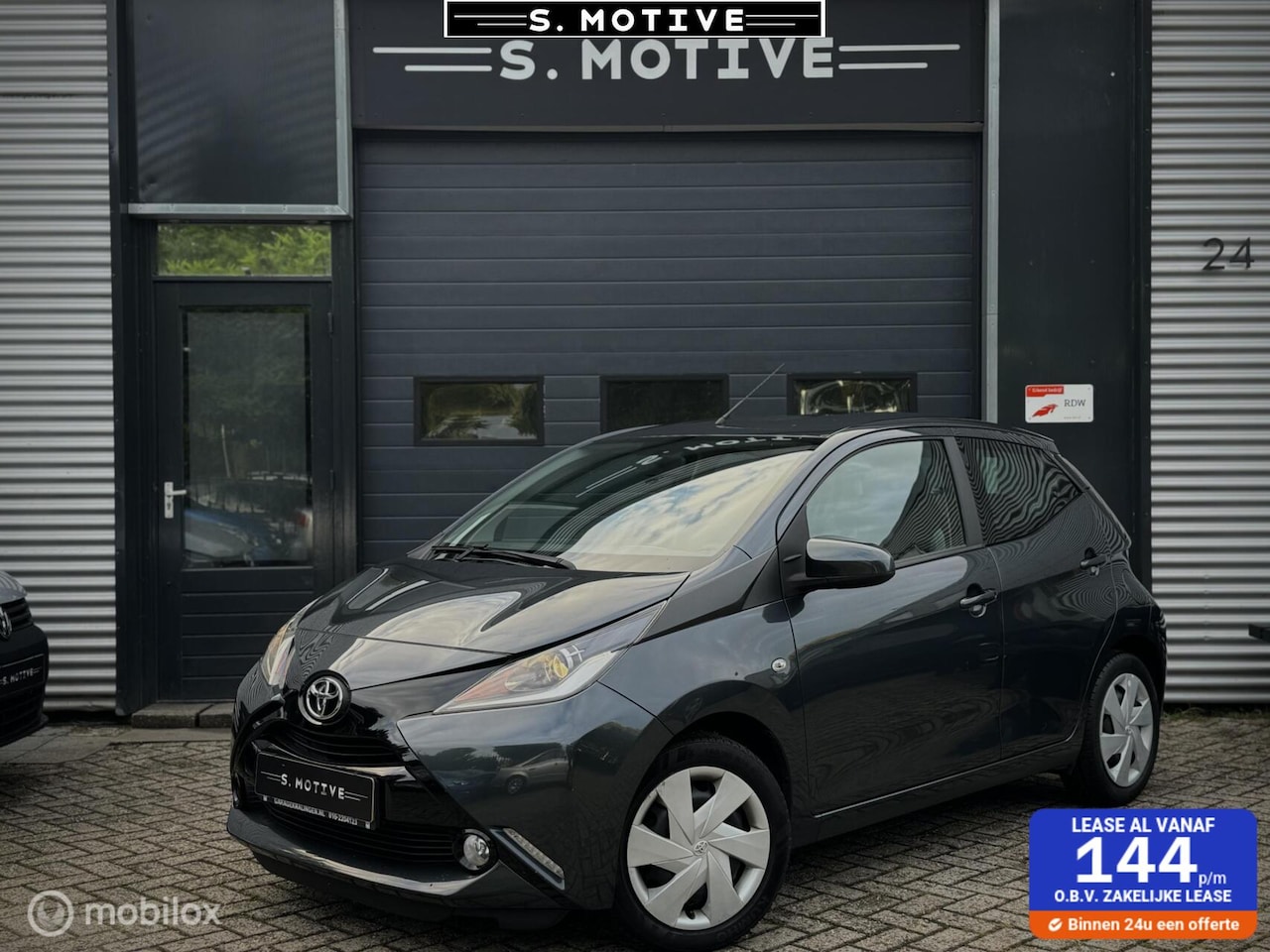 Toyota Aygo - 1.0 VVT-i x-play NL Auto 1eig Nieuwe APK 83000KM - AutoWereld.nl