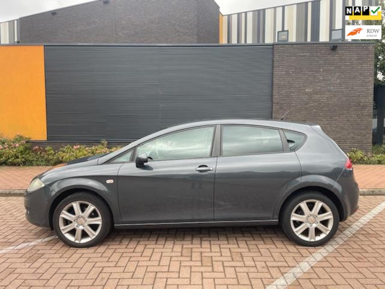 SEAT Leon - 1.6 Streetstyle 1.6 Streetstyle - AutoWereld.nl