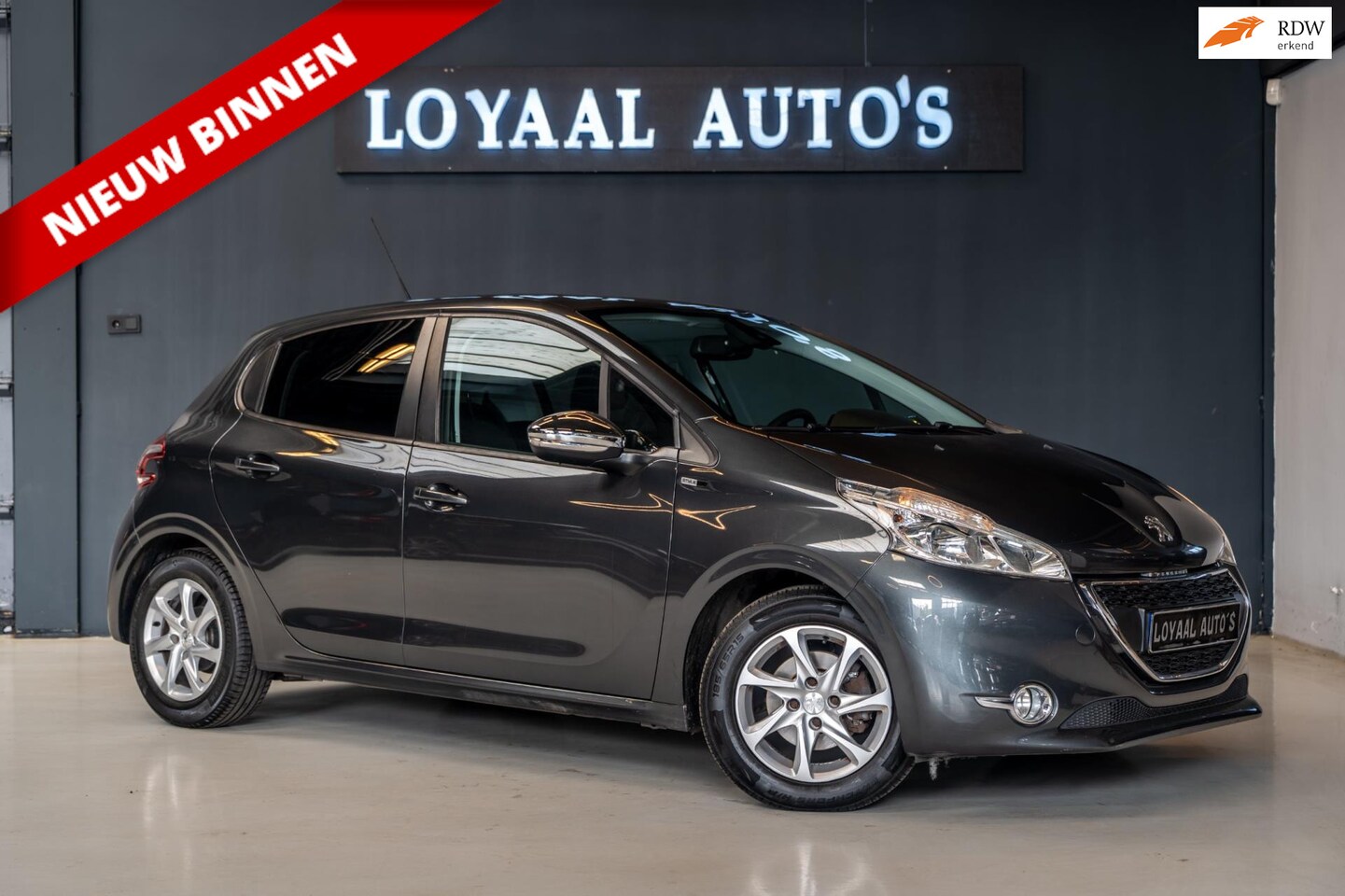 Peugeot 208 - 1.2 VTi Style | NAVI | AIRCO | CRUISE | PDC | NAP | APK. - AutoWereld.nl