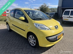 Peugeot 107 - 1.0-12V XR